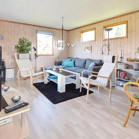 Two Bedroom Holiday In Сasa de vacaciones Bogense